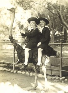 Anne dan Theo Kemarin di California, 1915